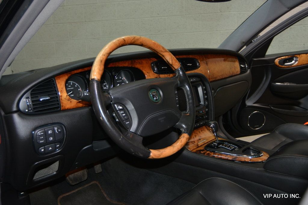 2004 Jaguar XJ 4dr Sedan XJR - 22974866 - 9