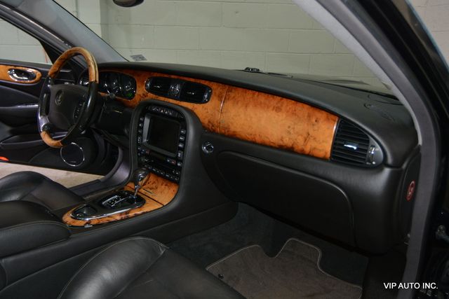 2004 Jaguar XJ 4dr Sedan XJR - 22974866 - 10