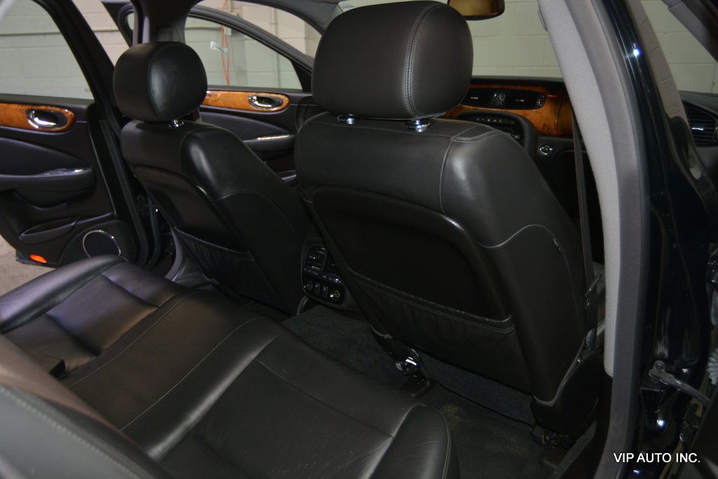 2004 Jaguar XJ 4dr Sedan XJR - 22974866 - 18