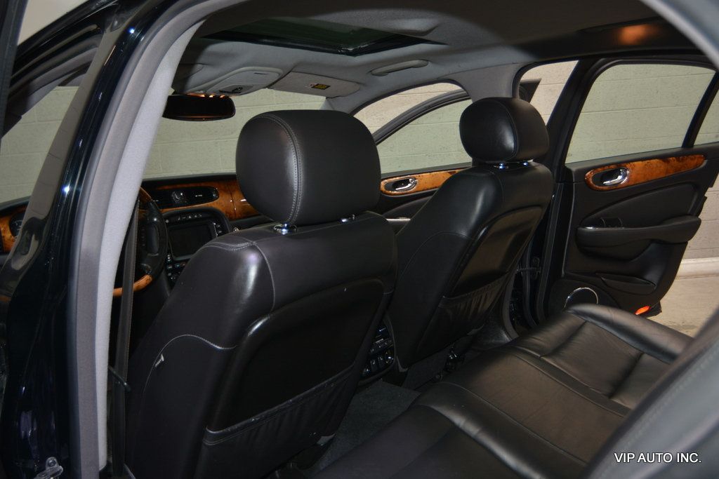 2004 Jaguar XJ 4dr Sedan XJR - 22974866 - 19