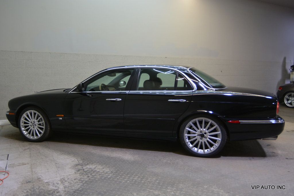 2004 Jaguar XJ 4dr Sedan XJR - 22974866 - 29