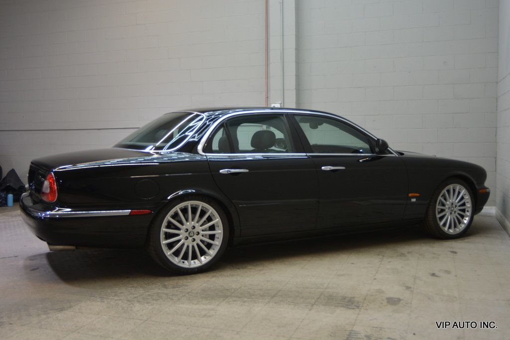 2004 Jaguar XJ 4dr Sedan XJR - 22974866 - 30