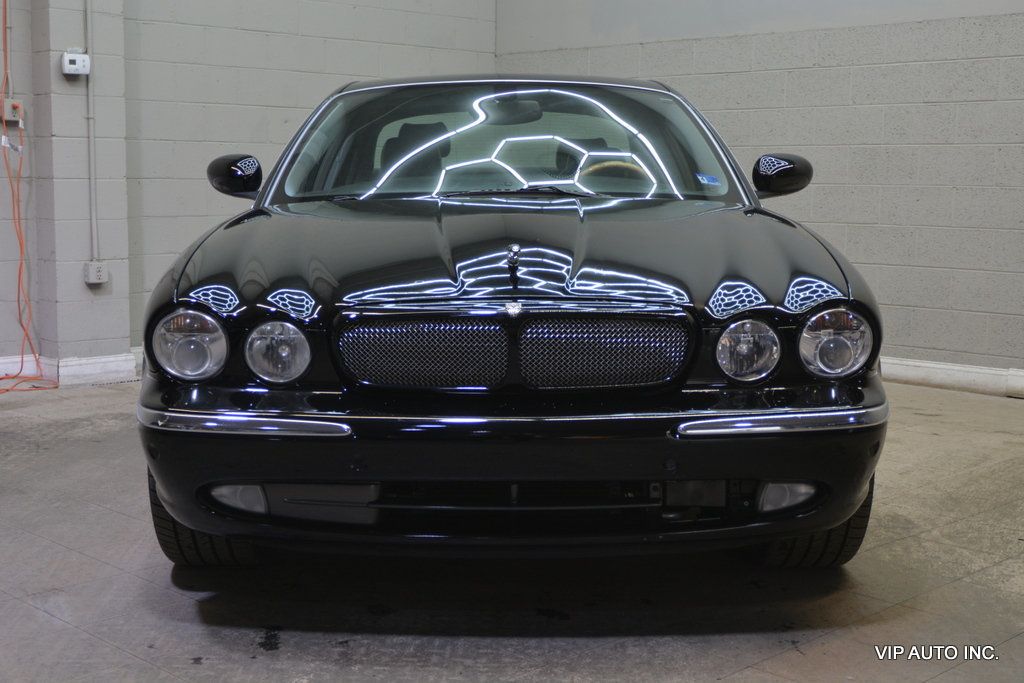 2004 Jaguar XJ 4dr Sedan XJR - 22974866 - 32