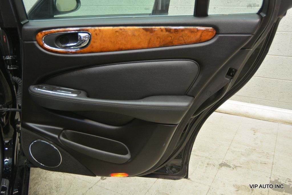 2004 Jaguar XJ 4dr Sedan XJR - 22974866 - 7