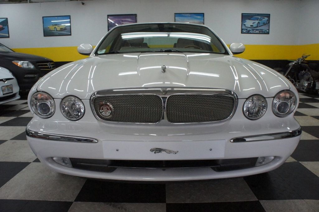 2004 Jaguar XJ Classy! - 21967073 - 0