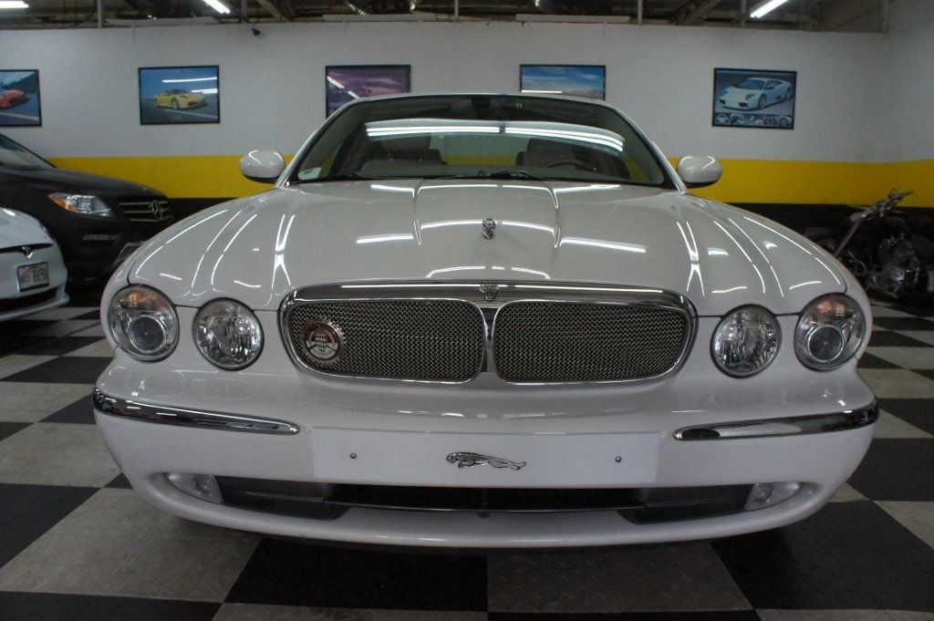 2004 Jaguar XJ Classy! - 21967073 - 9