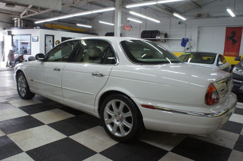 2004 Jaguar XJ Classy! - 21967073 - 3