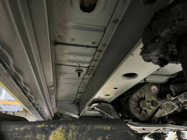 2004 Jeep Grand Cherokee Overland 4.7L H.O 4x4 RUST FREE - 22799189 - 23