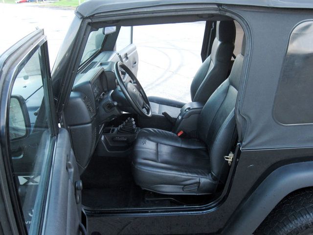 2004 Jeep Wrangler 2dr X - 23095274 - 16
