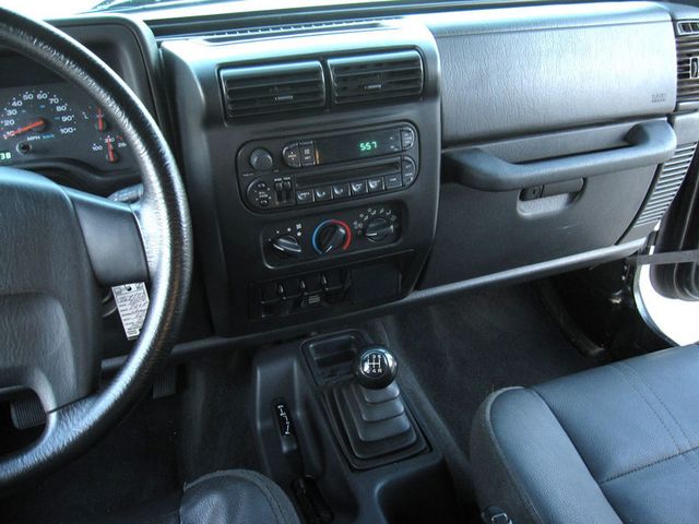 2004 Jeep Wrangler 2dr X - 23095274 - 19