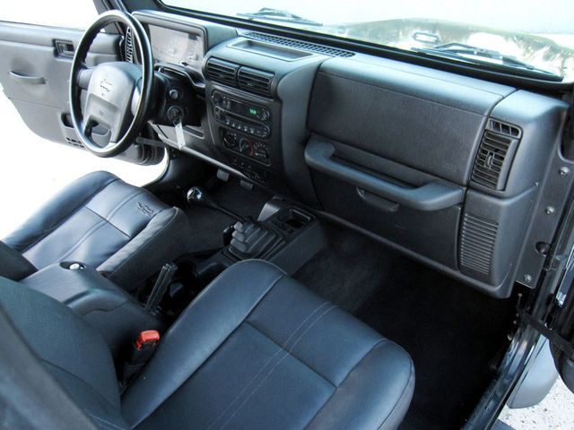 2004 Jeep Wrangler 2dr X - 23095274 - 22