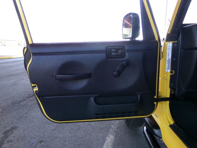 2004 Jeep Wrangler 2dr X - 23036839 - 8