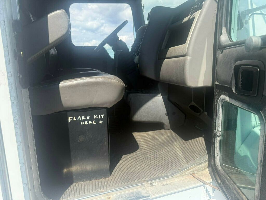 2004 Kenworth T300 22 FOOT BOX TRUCK FINANCING AVAILABLE MANUAL DRIVE MANY OTHERS IN STOCK - 22907756 - 10