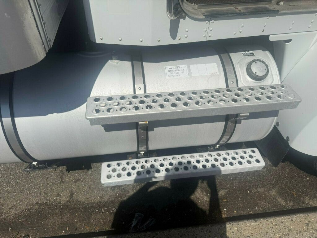 2004 Kenworth T300 22 FOOT BOX TRUCK FINANCING AVAILABLE MANUAL DRIVE MANY OTHERS IN STOCK - 22907756 - 8