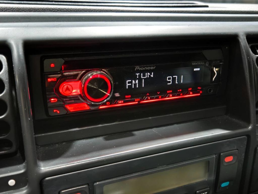 2004 Land Rover Discovery 4dr Wagon S - 22965015 - 99