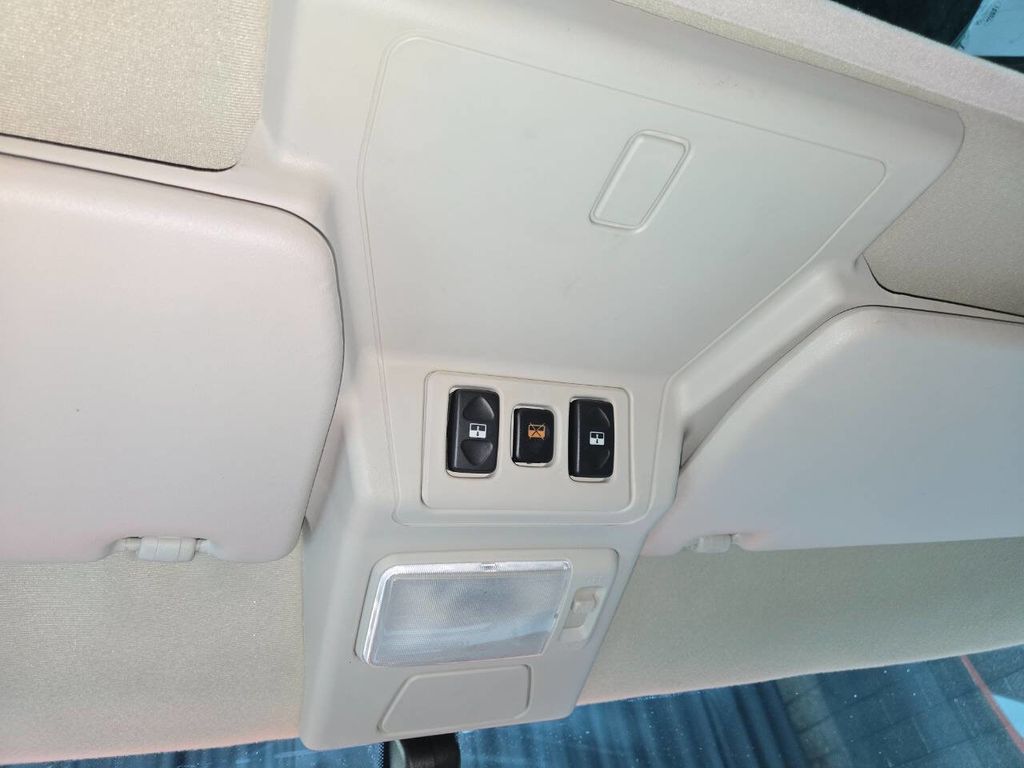 2004 Land Rover Discovery 4dr Wagon S - 22965015 - 95