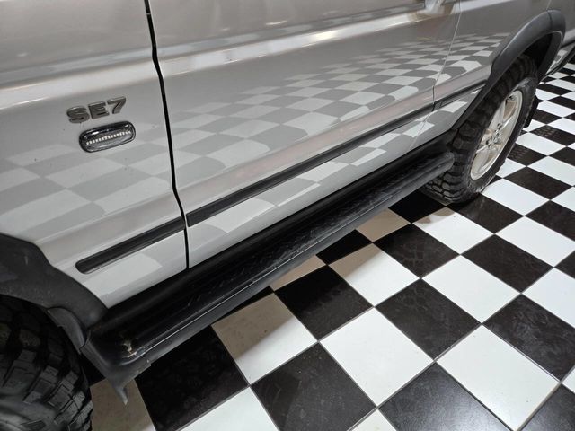 2004 Land Rover Discovery 4dr Wagon SE - 22967419 - 10