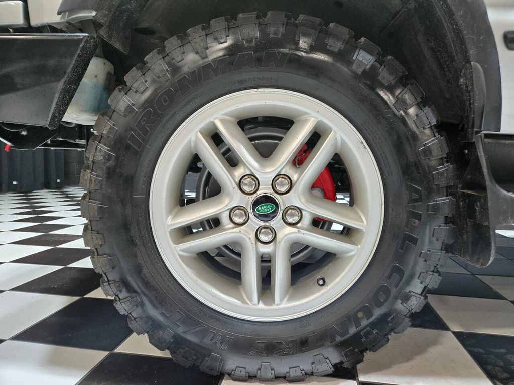 2004 Land Rover Discovery 4dr Wagon SE - 22967419 - 11