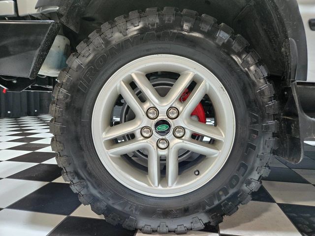 2004 Land Rover Discovery 4dr Wagon SE - 22967419 - 11