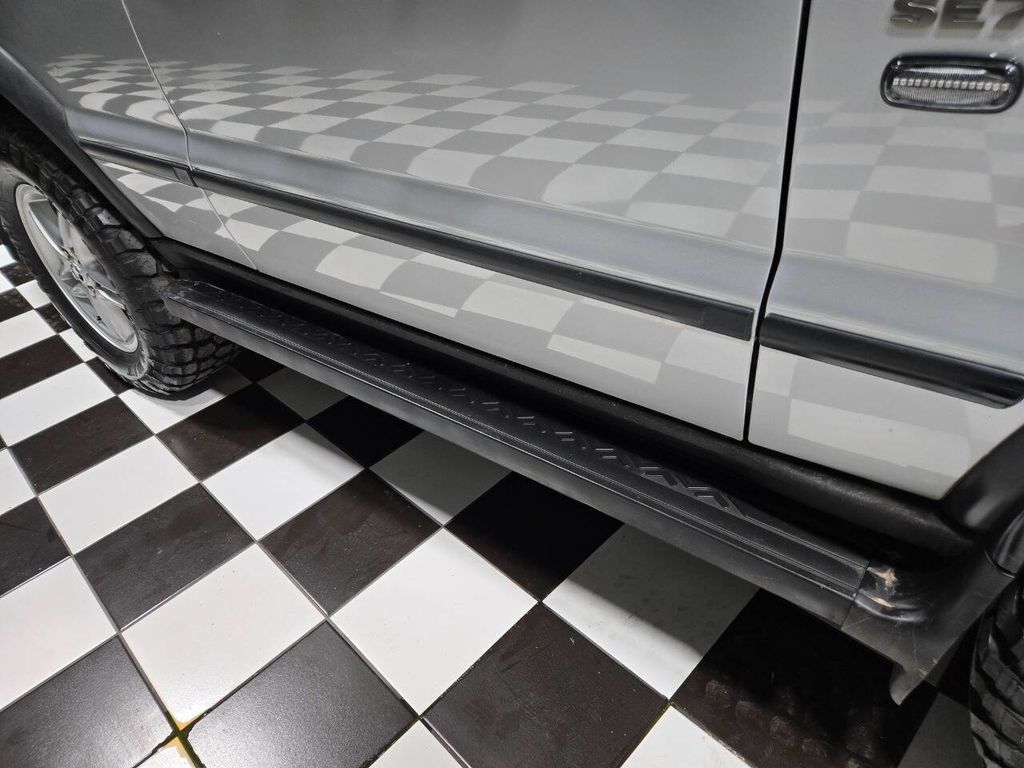 2004 Land Rover Discovery 4dr Wagon SE - 22967419 - 34