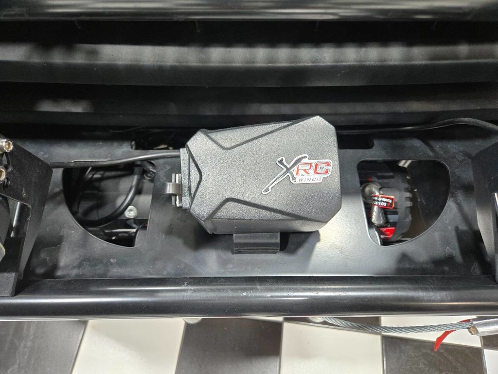 2004 Land Rover Discovery 4dr Wagon SE - 22967419 - 40