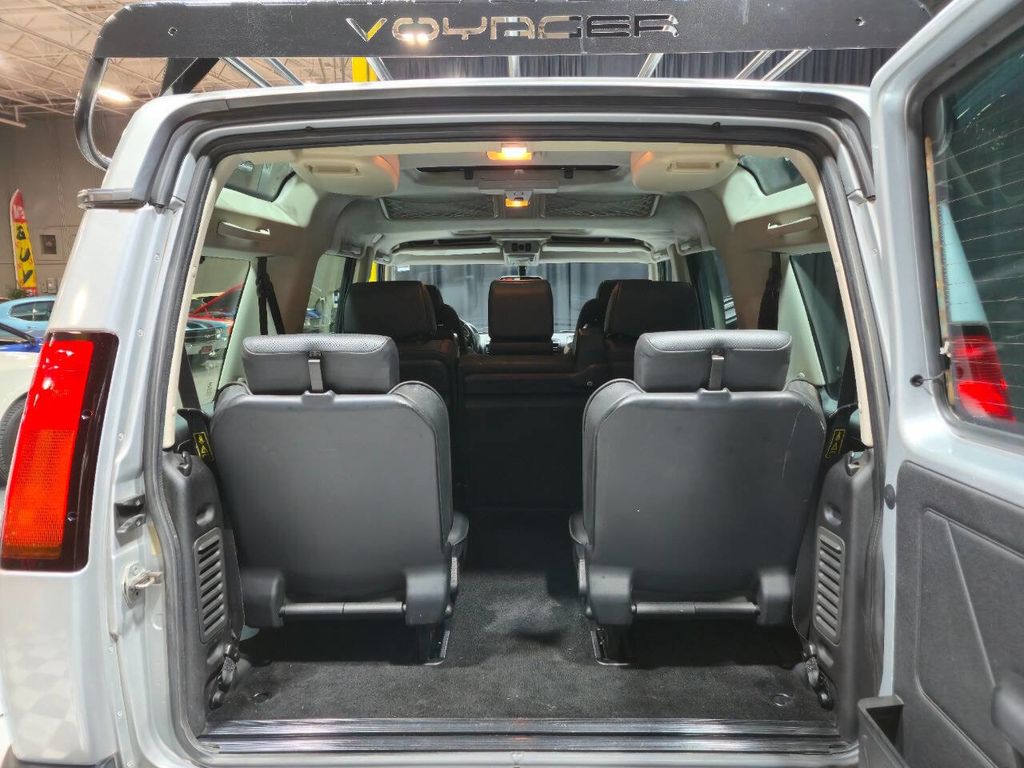 2004 Land Rover Discovery 4dr Wagon SE - 22967419 - 53