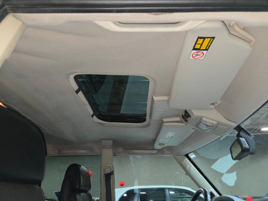 2004 Land Rover Discovery 4dr Wagon SE - 22967419 - 66