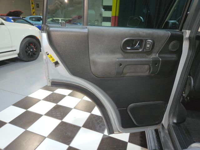 2004 Land Rover Discovery 4dr Wagon SE - 22967419 - 79