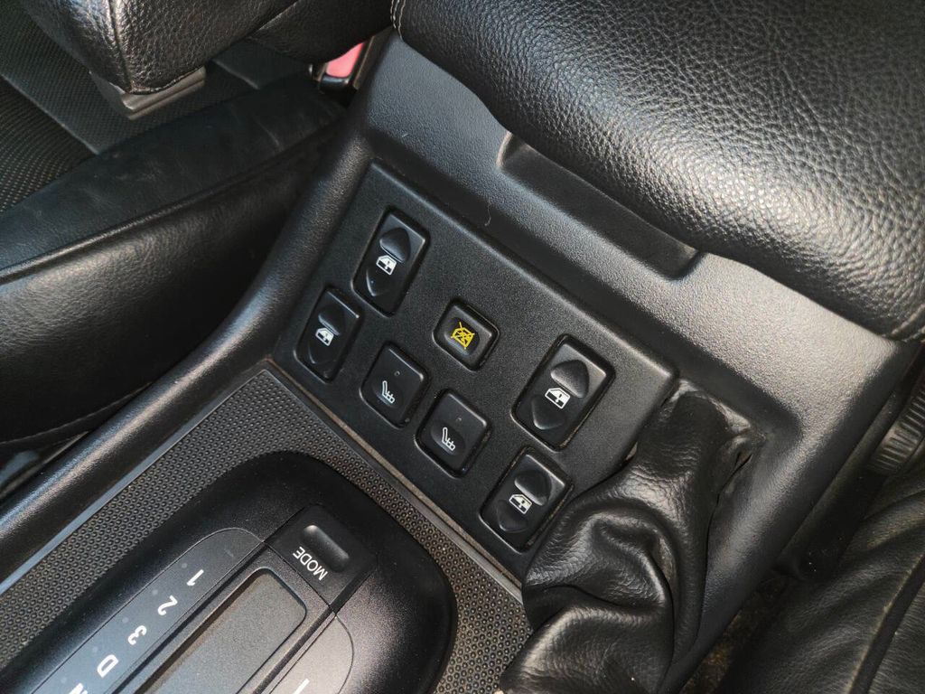 2004 Land Rover Discovery 4dr Wagon SE - 22967419 - 86