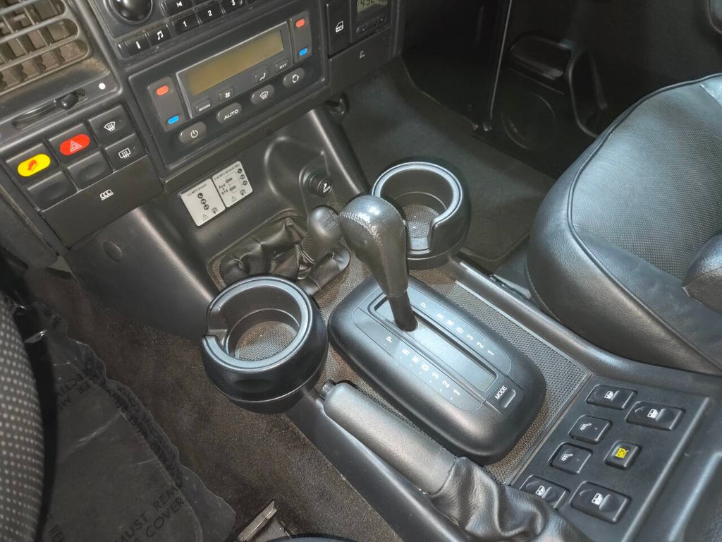 2004 Land Rover Discovery 4dr Wagon SE - 22967419 - 90