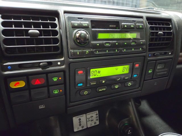 2004 Land Rover Discovery 4dr Wagon SE - 22967419 - 91