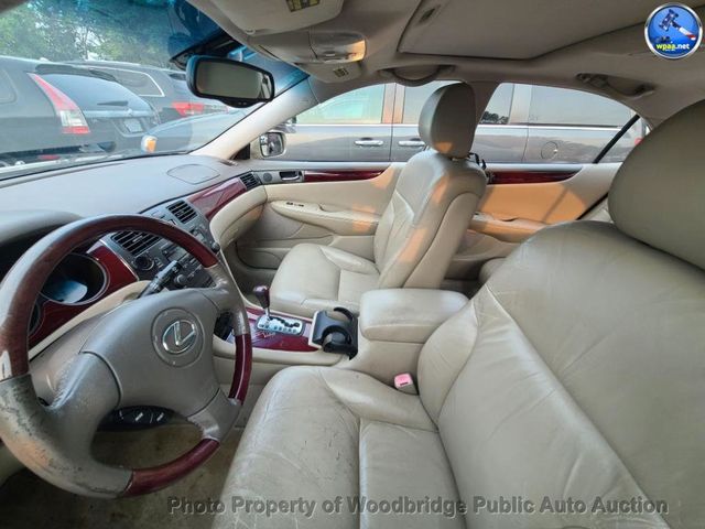 2004 Lexus ES 330 4dr Sedan - 23055446 - 10