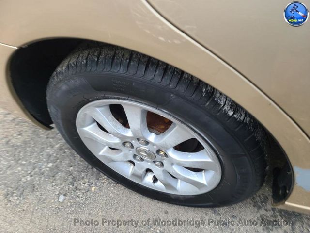 2004 Lexus ES 330 4dr Sedan - 23055446 - 5