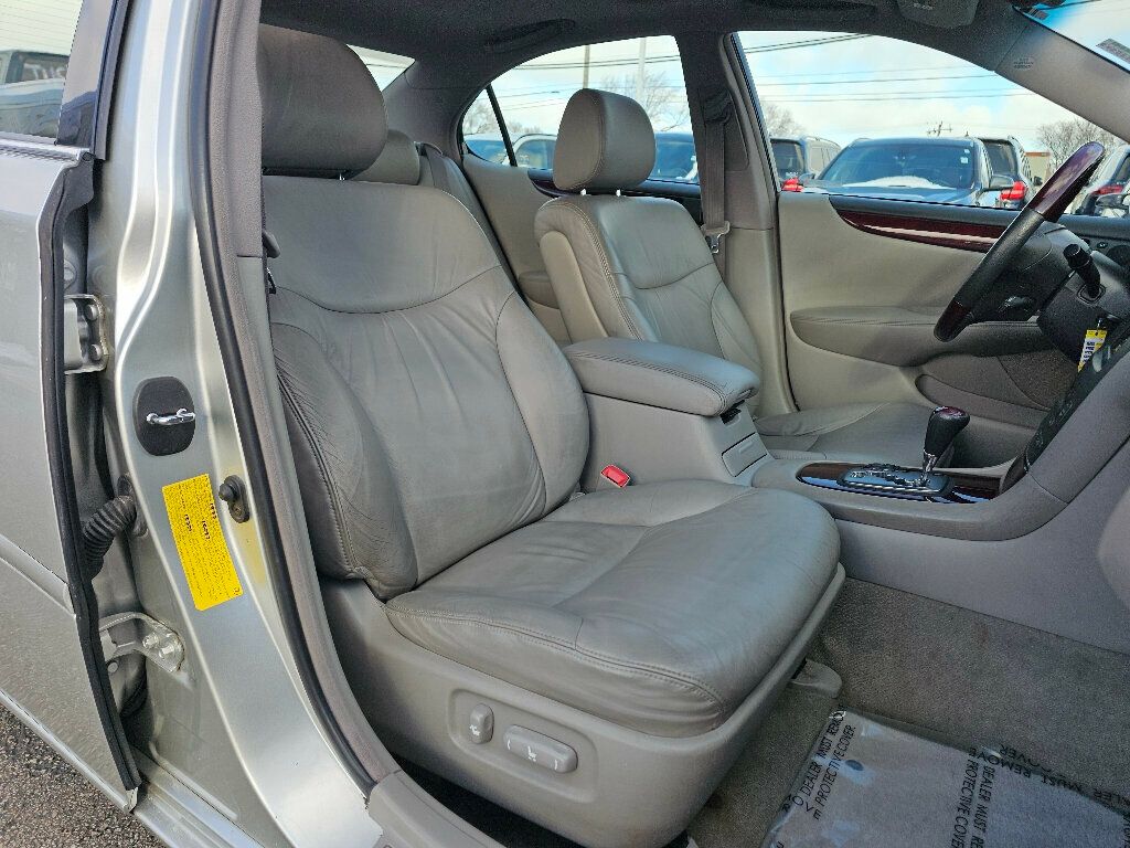 2004 Lexus ES 330 4dr Sedan - 22969918 - 12