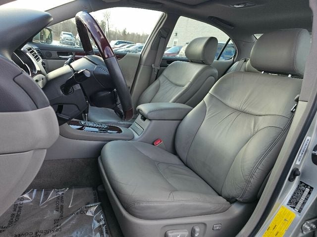 2004 Lexus ES 330 4dr Sedan - 22969918 - 13