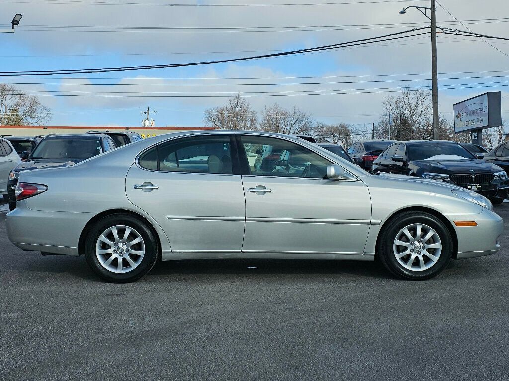 2004 Lexus ES 330 4dr Sedan - 22969918 - 15