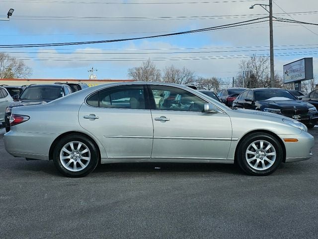 2004 Lexus ES 330 4dr Sedan - 22969918 - 15