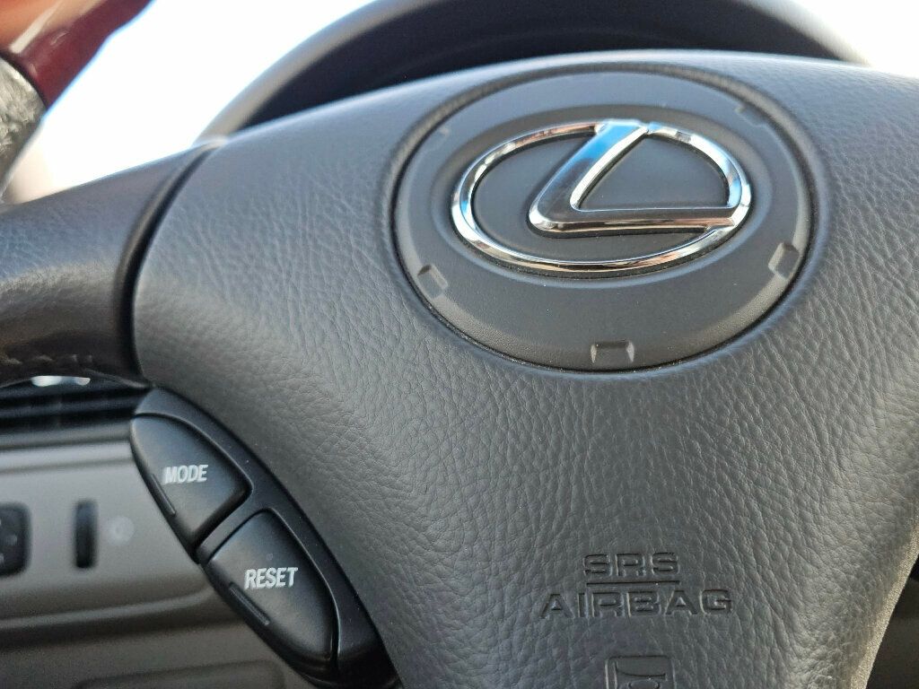 2004 Lexus ES 330 4dr Sedan - 22969918 - 24