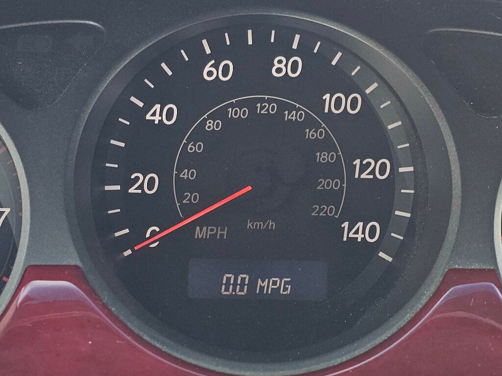 2004 Lexus ES 330 4dr Sedan - 22969918 - 28