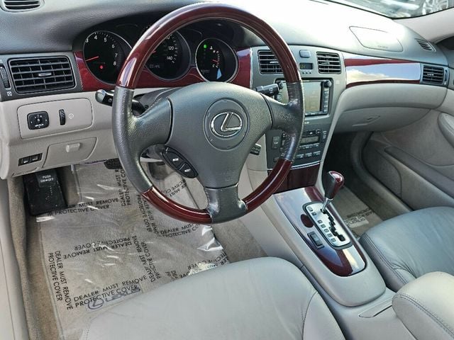 2004 Lexus ES 330 4dr Sedan - 22969918 - 7