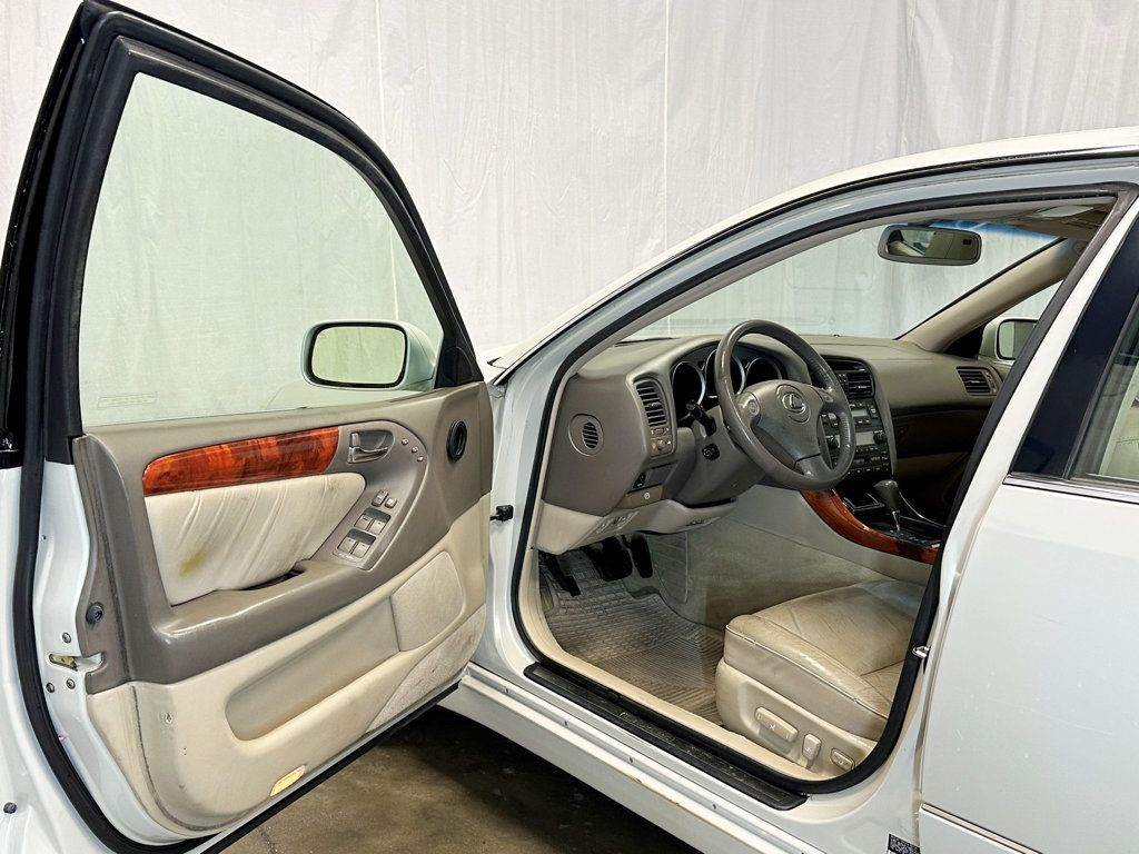 2004 Lexus GS 300 4dr Sedan - 23071581 - 15