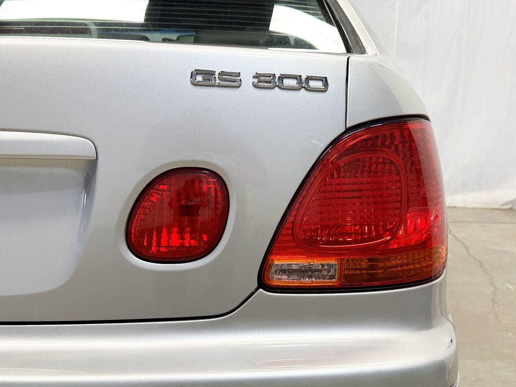 2004 Lexus GS 300 4dr Sedan - 23090446 - 11