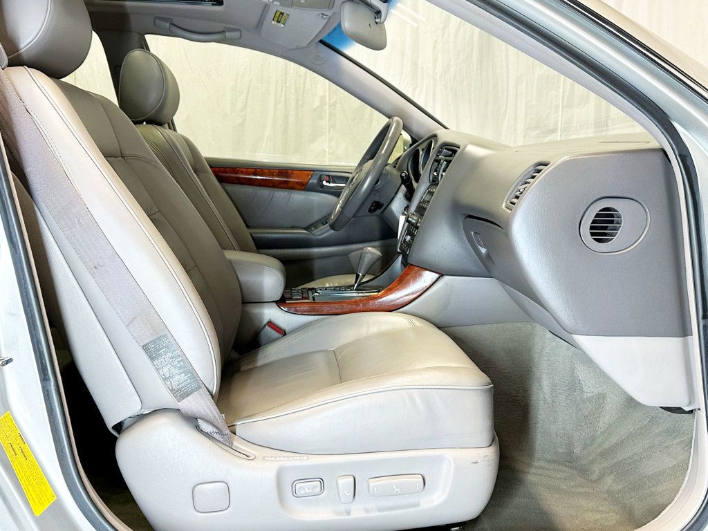 2004 Lexus GS 300 4dr Sedan - 23090446 - 19