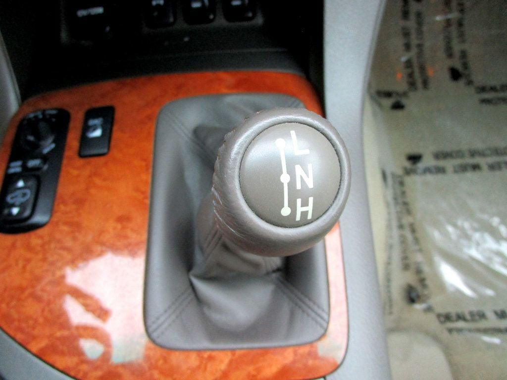 2004 Lexus GX 470 photo 19