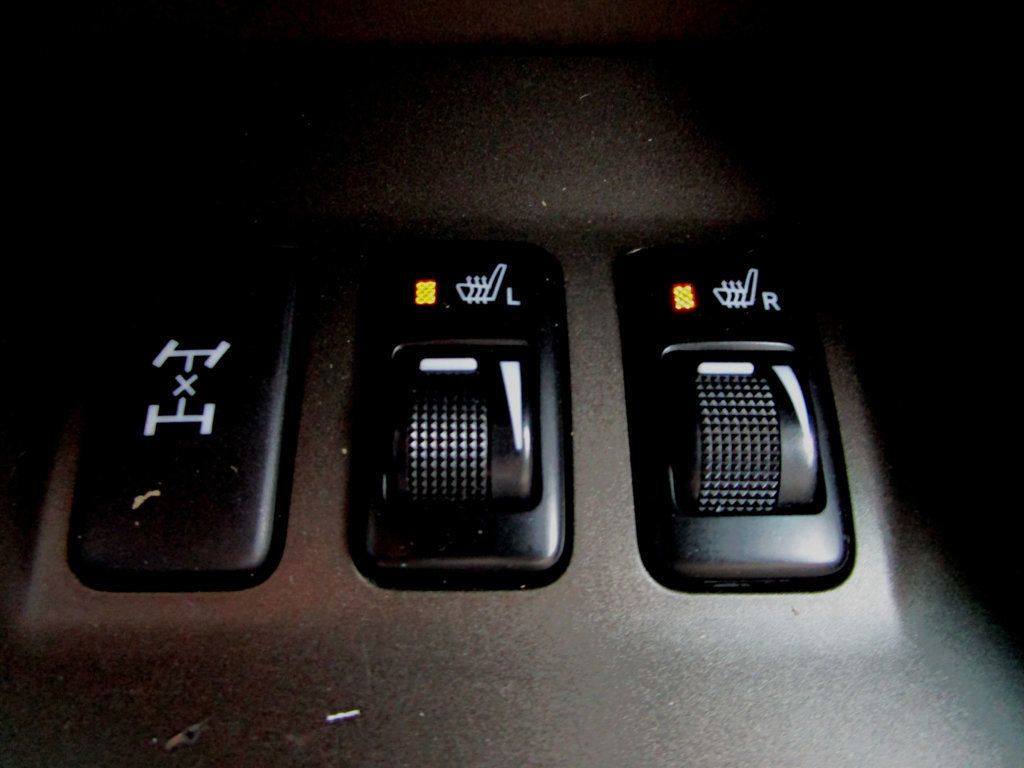 2004 Lexus GX 470 photo 26