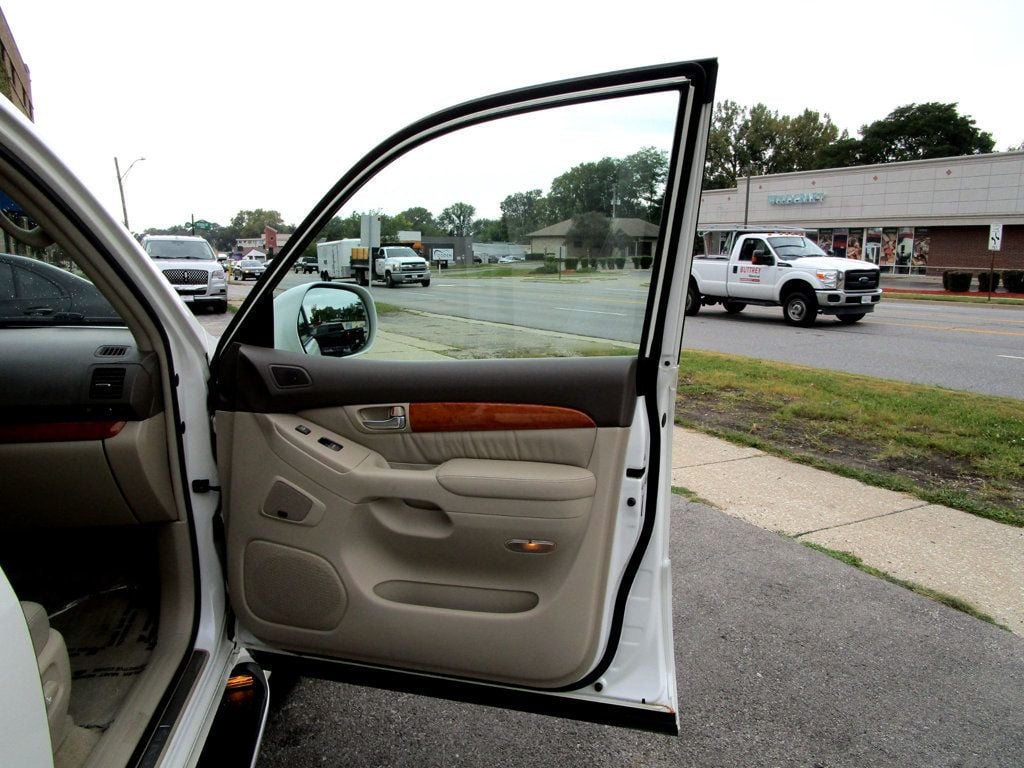 2004 Lexus GX 470 photo 30