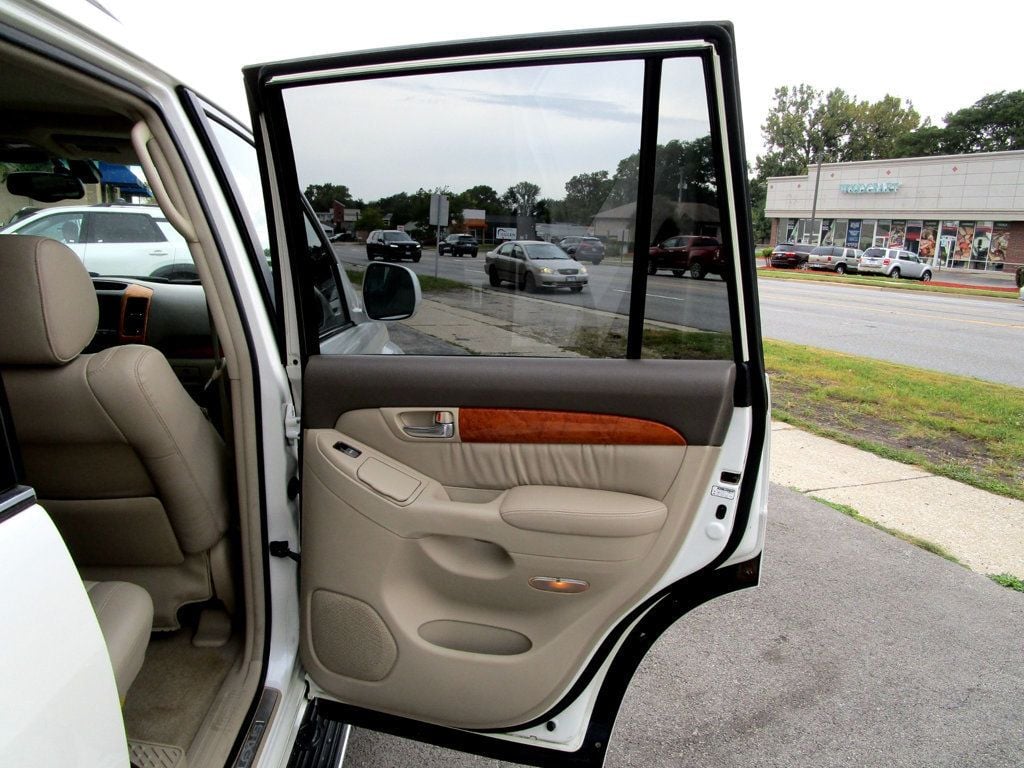 2004 Lexus GX 470 photo 32
