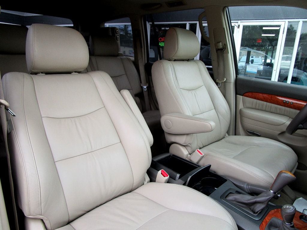 2004 Lexus GX 470 photo 35