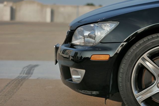 2004 Lexus IS 300 2004 LEXUS IS300 4D SEDAN - RARE - MANUAL - 16585008 - 32