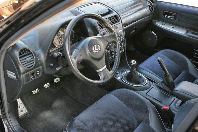 2004 Lexus IS 300 2004 LEXUS IS300 4D SEDAN - RARE - MANUAL - 16585008 - 60